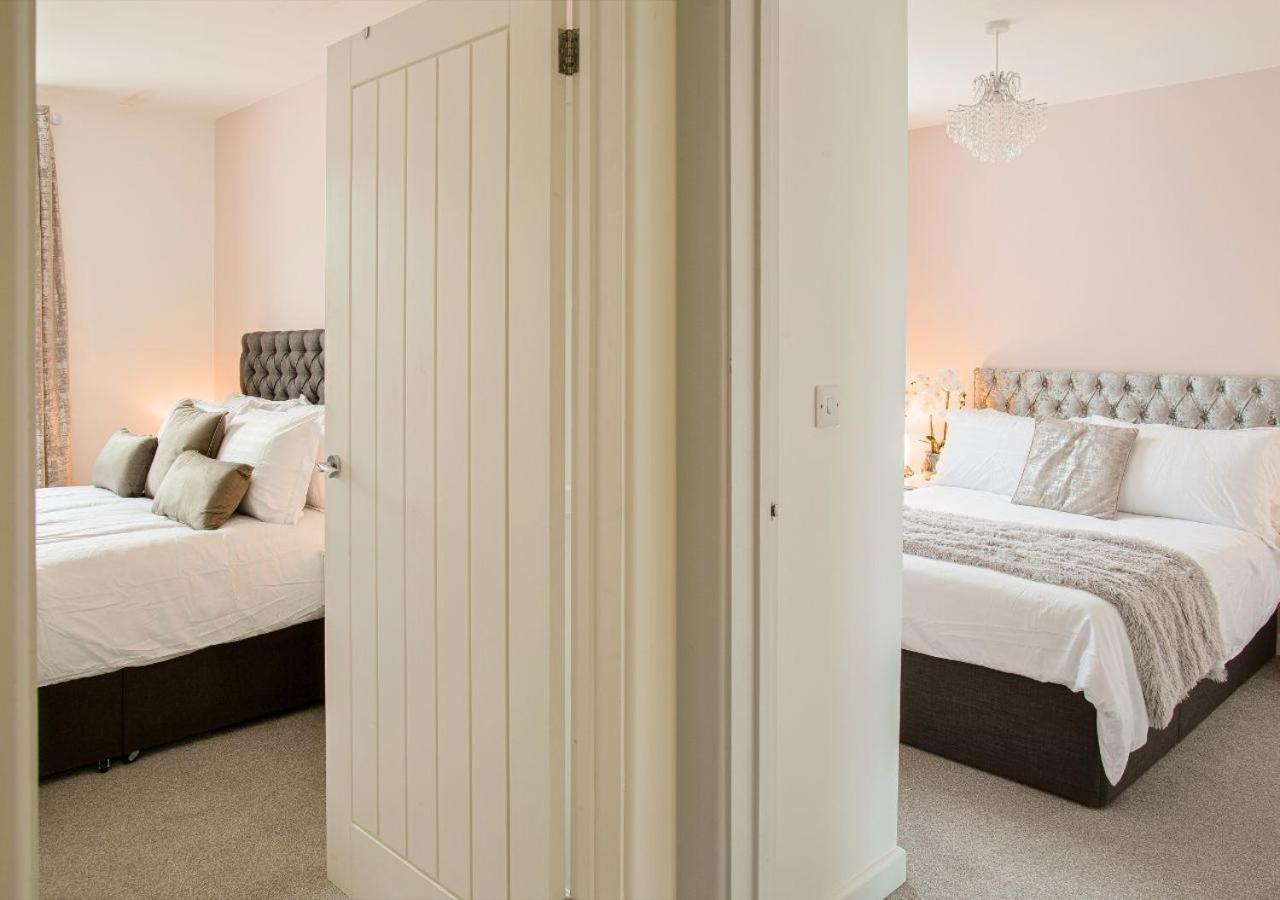 Stunning 2 Bed With Private Patio And Free Parking Villa Cheltenham Eksteriør billede