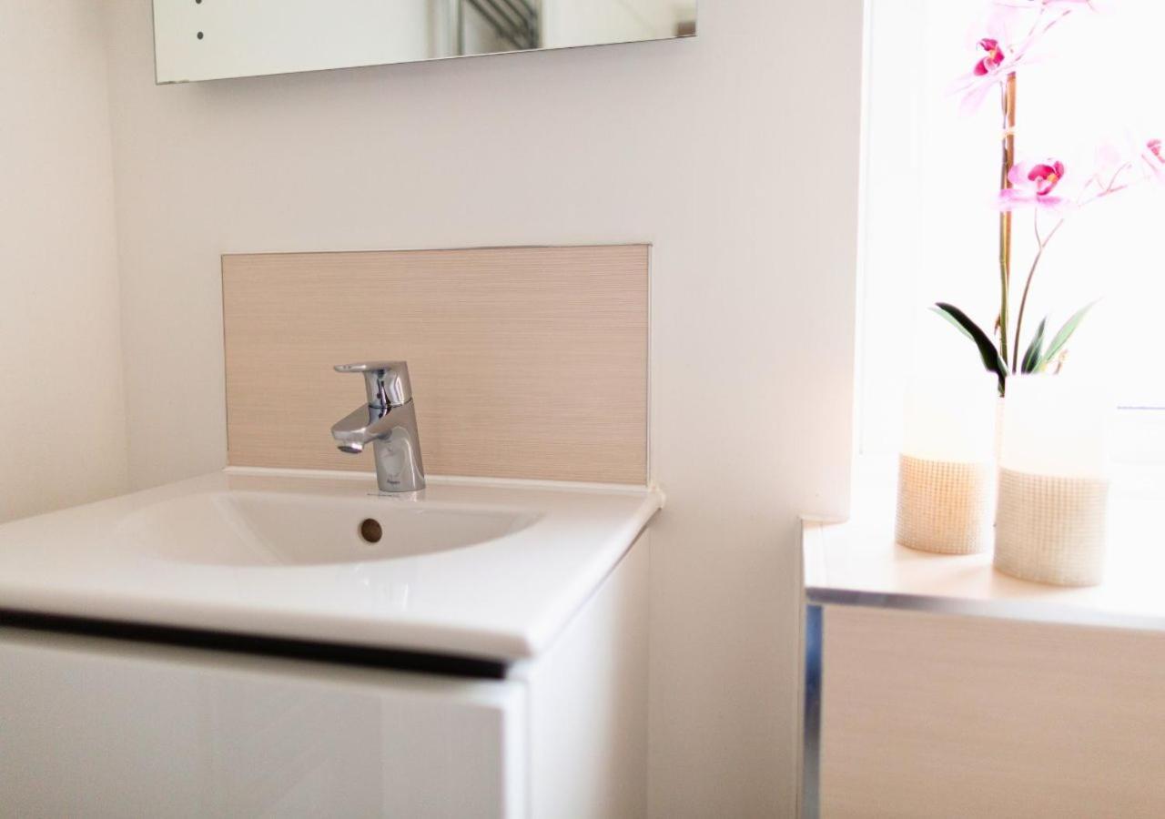 Stunning 2 Bed With Private Patio And Free Parking Villa Cheltenham Eksteriør billede